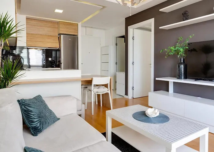 Lux 1- With Garage And Balcony Zara