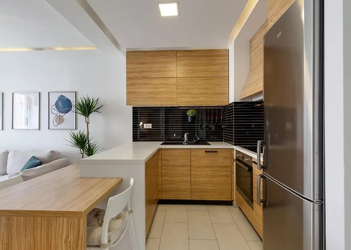 Lux 1- With Garage And Balcony Zara