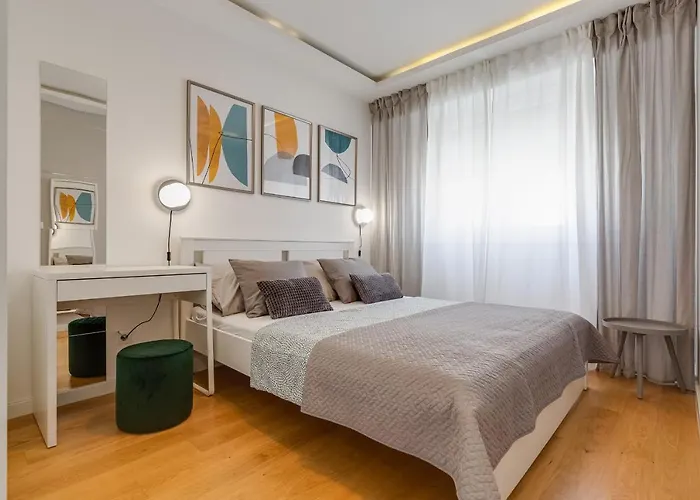 Lux 1- With Garage And Balcony Zara