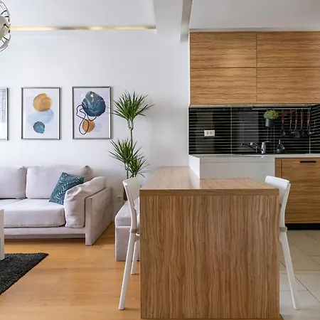 Lux 1- With Garage And Balcony Apartment