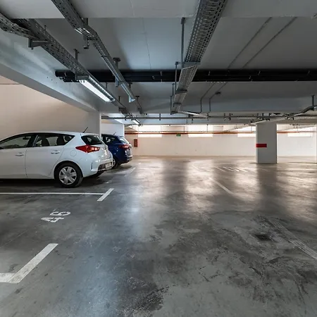 Lux 1- With Garage And Balcony