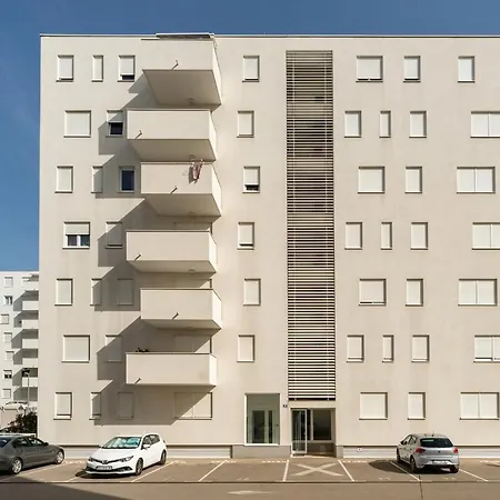 Apartment Lux 1- With Garage And Balcony *