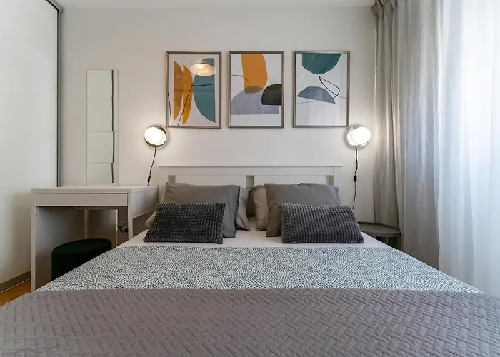 Lux 1- With Garage And Balcony *